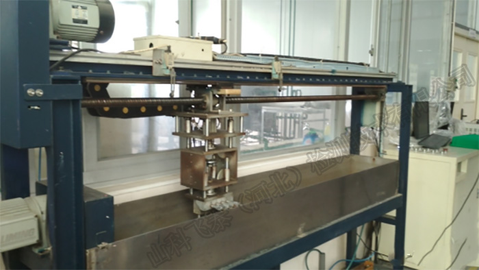 鋁棒探傷設(shè)備.jpg 鋁棒探傷設(shè)備.jpg